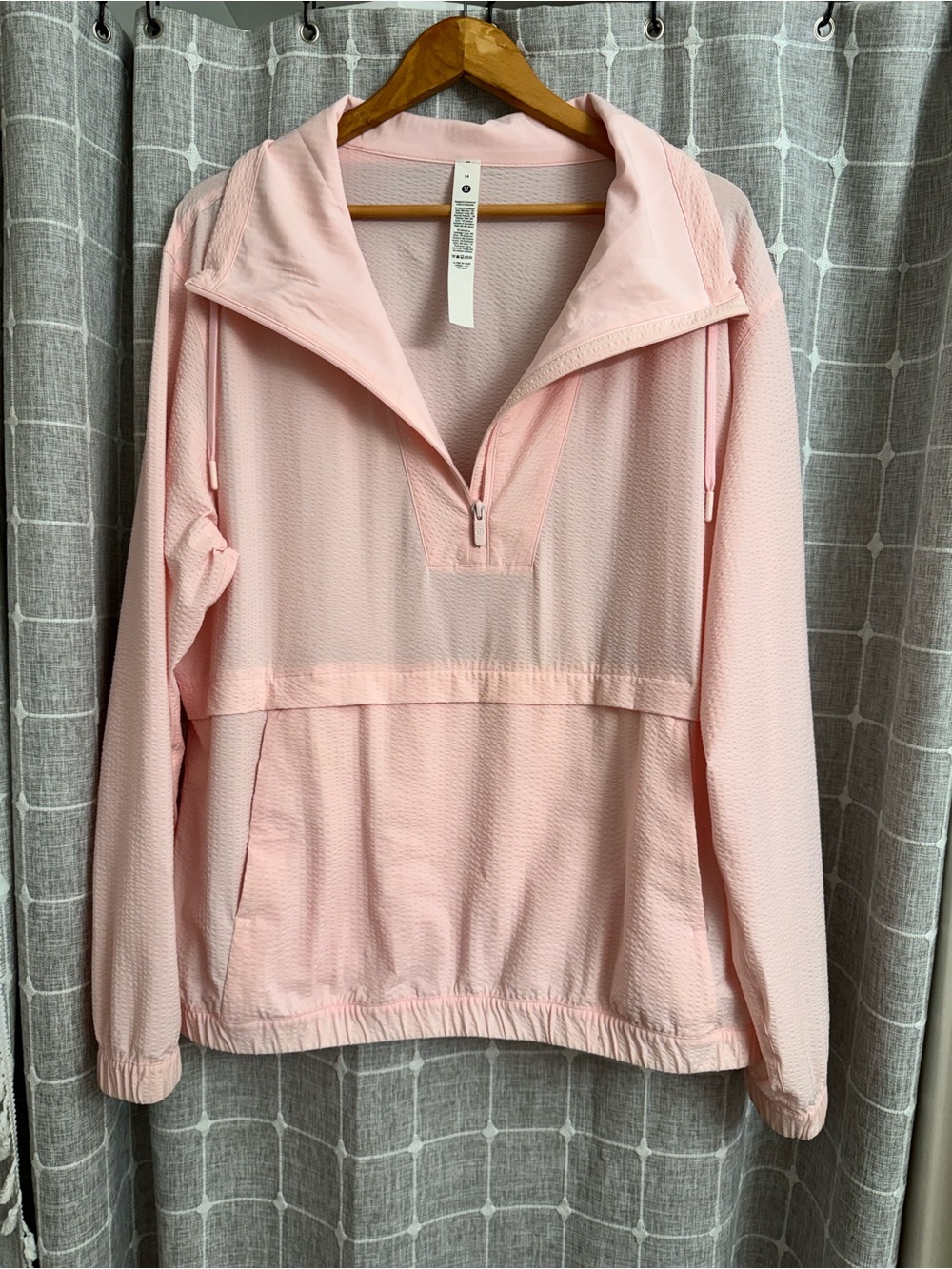 NWOT Lululemon Athletica lightweight half zip pullover in Strawberry Milkshake